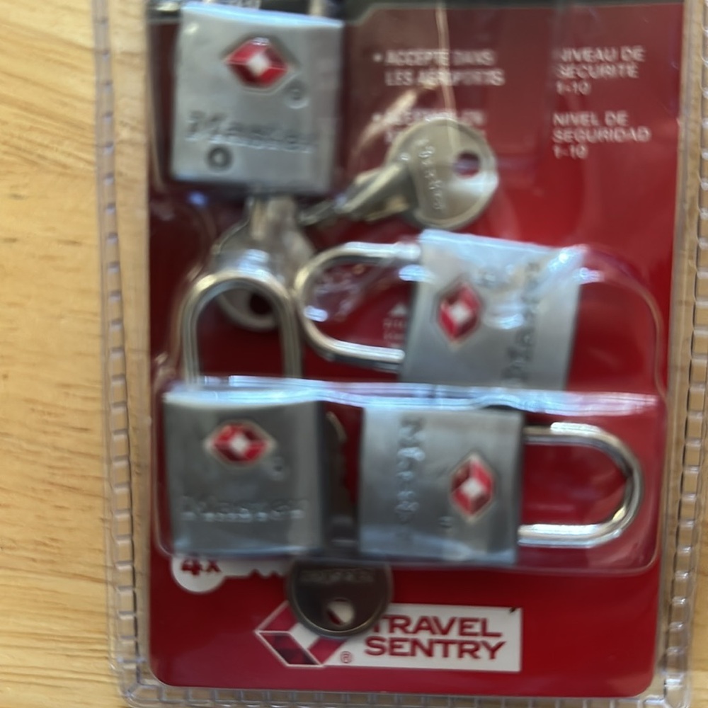 Master Lock 4 pack - Picture 3 of 7